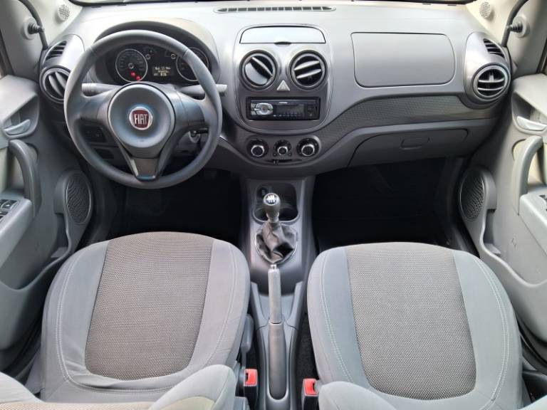 FIAT - PALIO - 2014/2015 - Cinza - R$ 40.900,00