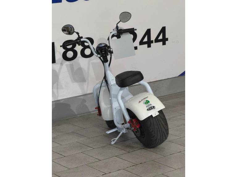 TUI - 1000W - 2025/2025 - Branca - R$ 7.800,00