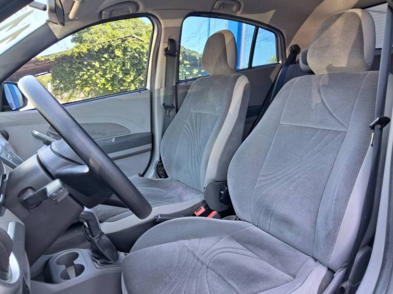 CHEVROLET - AGILE - 2010/2011 - Prata - R$ 37.900,00