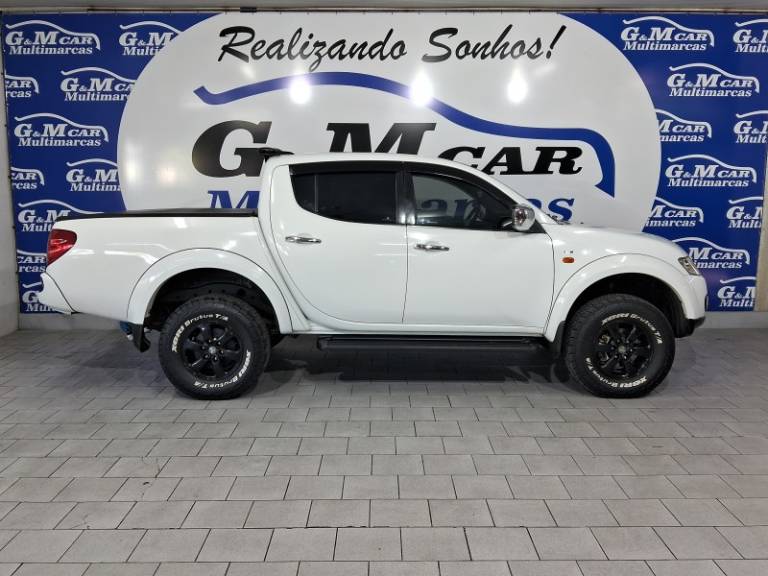MITSUBISHI - L200 TRITON - 2013/2013 - Branca - R$ 105.900,00