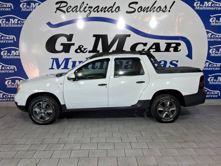 RENAULT - OROCH - 2016/2017 - Branca - R$ 73.900,00