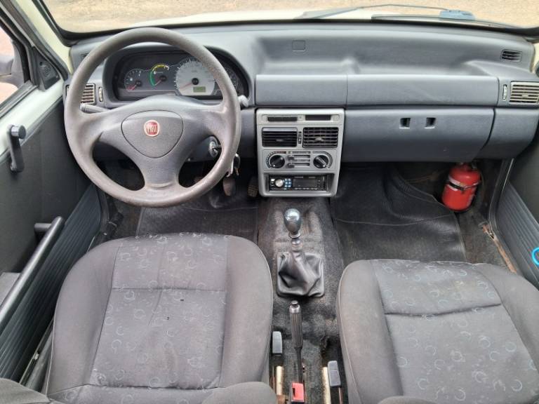 FIAT - UNO - 2010/2011 - Branca - R$ 18.900,00