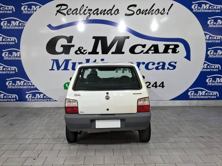 FIAT - UNO - 2010/2011 - Branca - R$ 18.900,00