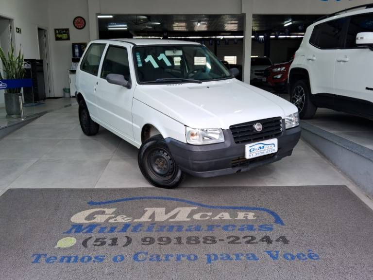 FIAT - UNO - 2010/2011 - Branca - R$ 18.900,00