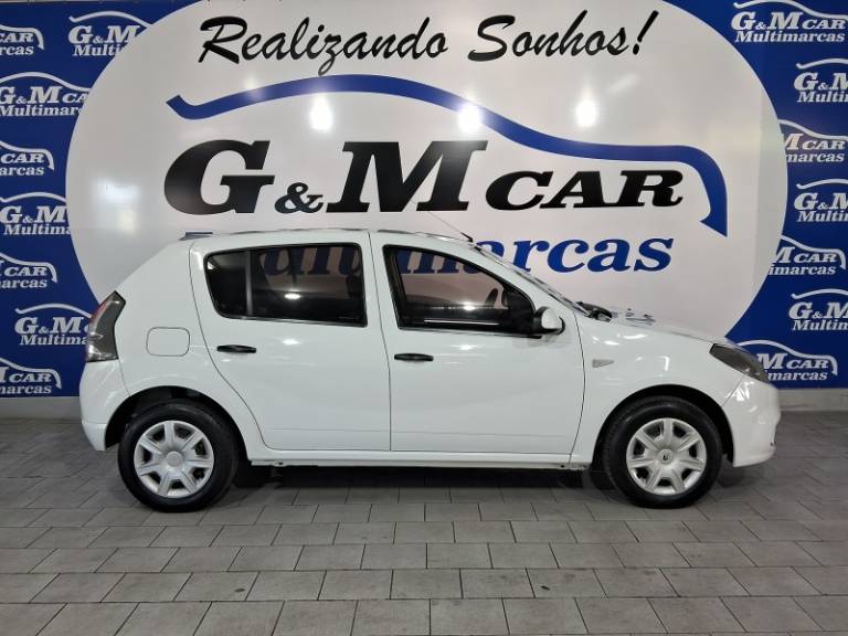 RENAULT - SANDERO - 2013/2014 - Branca - R$ 37.900,00