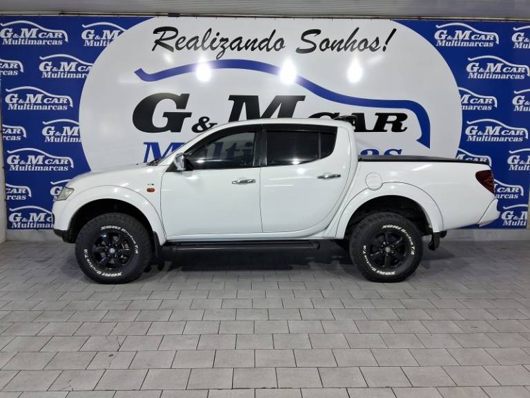 MITSUBISHI - L200 TRITON - 2013/2013 - Branca - R$ 105.900,00