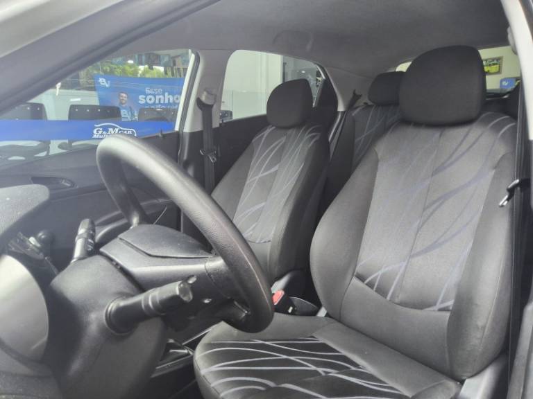 HYUNDAI - HB20 - 2013/2014 - Branca - R$ 42.900,00