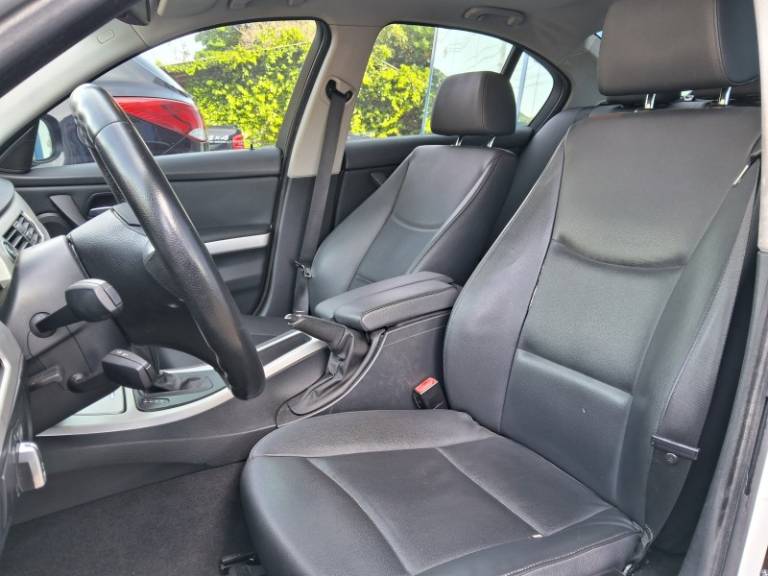 BMW - 320I - 2009/2010 - Branca - R$ 58.900,00