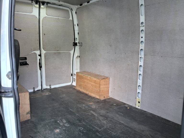 RENAULT - MASTER - 2012/2013 - Branca - R$ 105.900,00