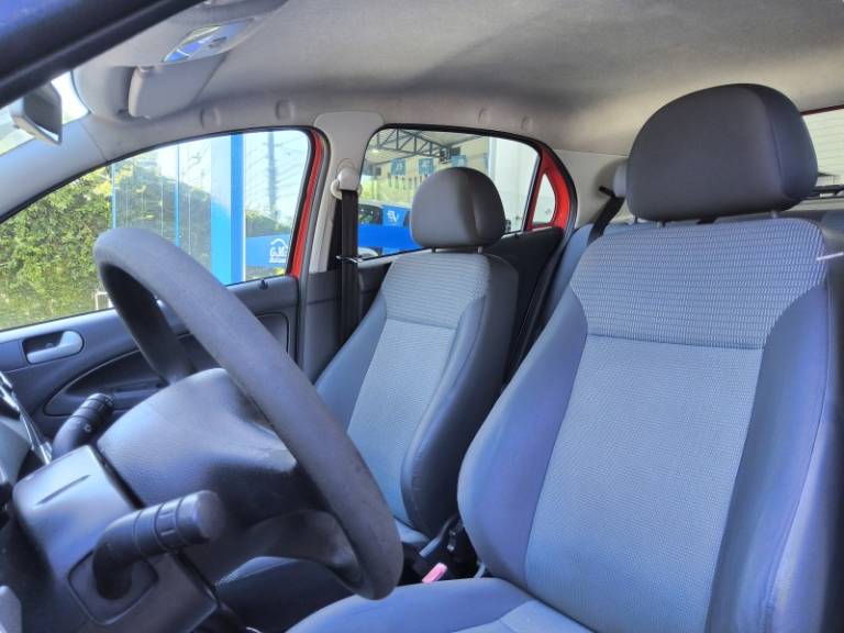 VOLKSWAGEN - GOL - 2011/2012 - Vermelha - R$ 27.400,00