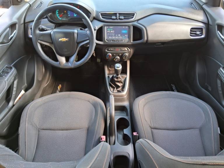 CHEVROLET - ONIX - 2014/2015 - Cinza - R$ 51.900,00