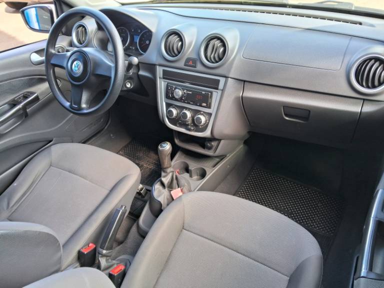 VOLKSWAGEN - SAVEIRO - 2011/2012 - Branca - R$ 46.900,00