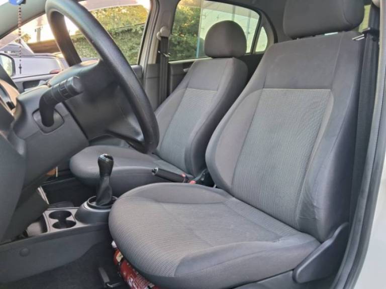 VOLKSWAGEN - GOL - 2013/2014 - Branca - R$ 37.900,00