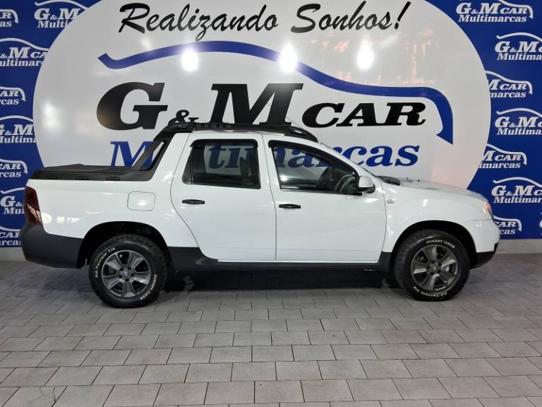 RENAULT - OROCH - 2016/2017 - Branca - R$ 73.900,00