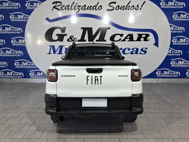 FIAT - STRADA - 2024/2025 - Branca - R$ 103.900,00