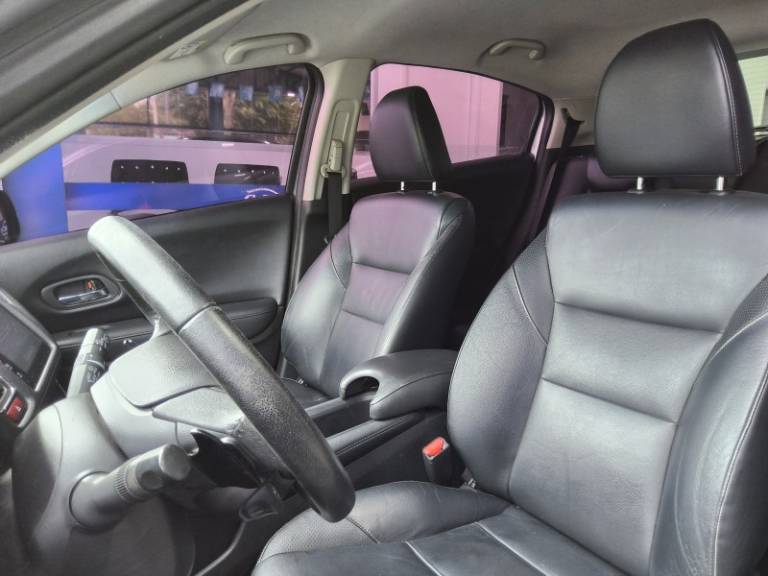 HONDA - HR-V - 2015/2016 - Prata - R$ 89.900,00