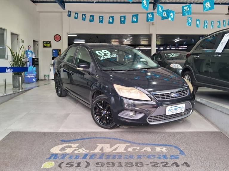 FORD - FOCUS - 2008/2009 - Preta - R$ 32.900,00