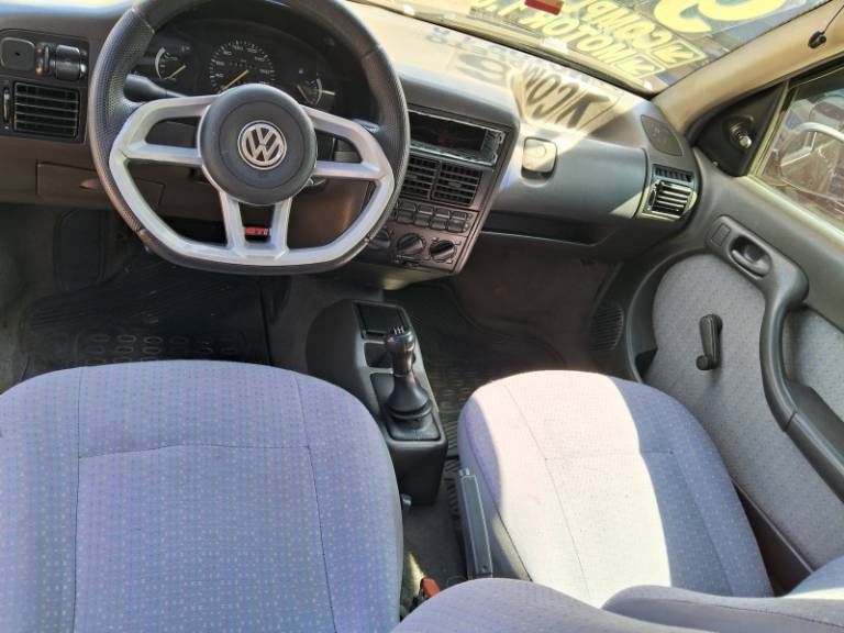 VOLKSWAGEN - GOL - 1995/1996 - Preta - R$ 16.400,00
