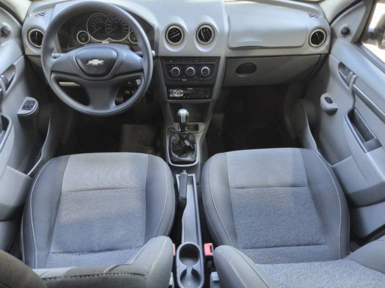 CHEVROLET - PRISMA - 2012/2012 - Prata - R$ 32.900,00