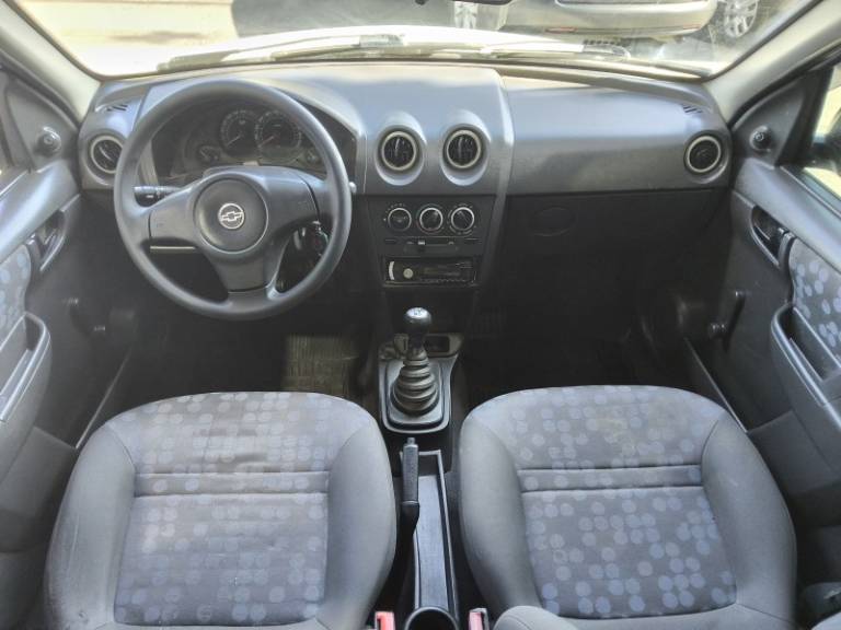 CHEVROLET - PRISMA - 2009/2010 - Branca - R$ 23.900,00