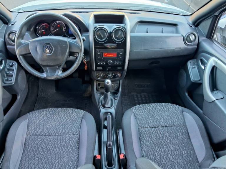 RENAULT - OROCH - 2016/2017 - Branca - R$ 73.900,00