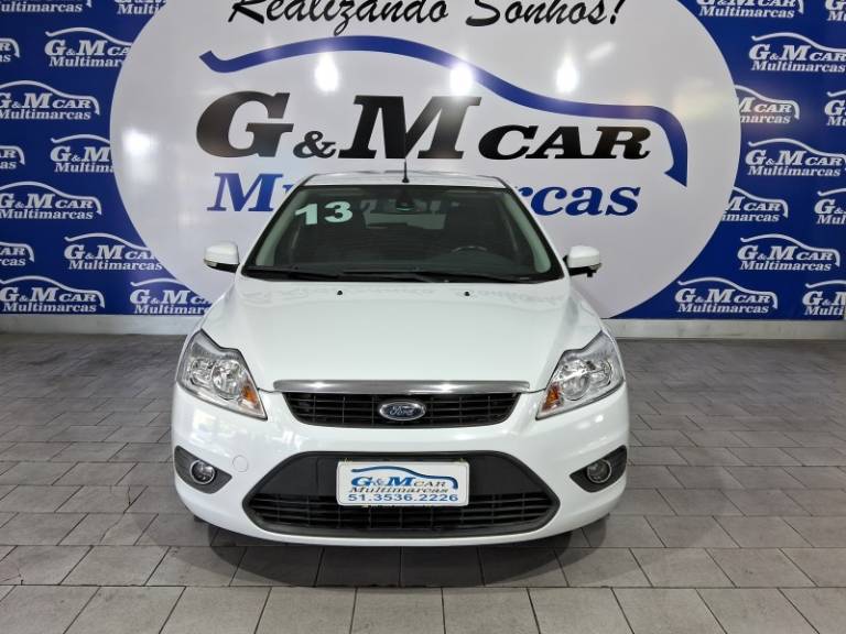 FORD - FOCUS - 2012/2013 - Branca - R$ 45.900,00