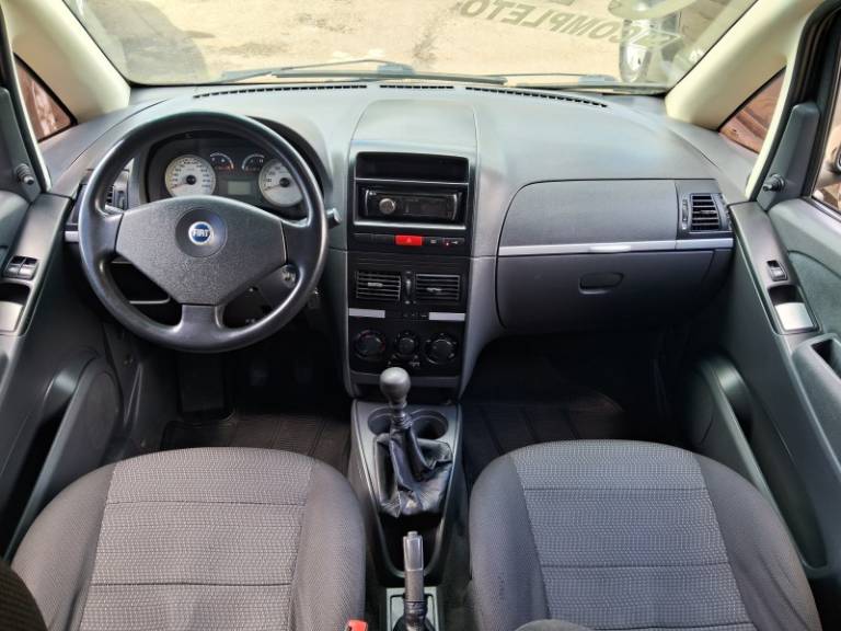 FIAT - IDEA - 2006/2007 - Preta - R$ 28.900,00