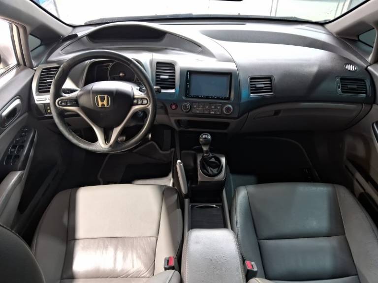 HONDA - CIVIC - 2010/2010 - Prata - R$ 49.900,00