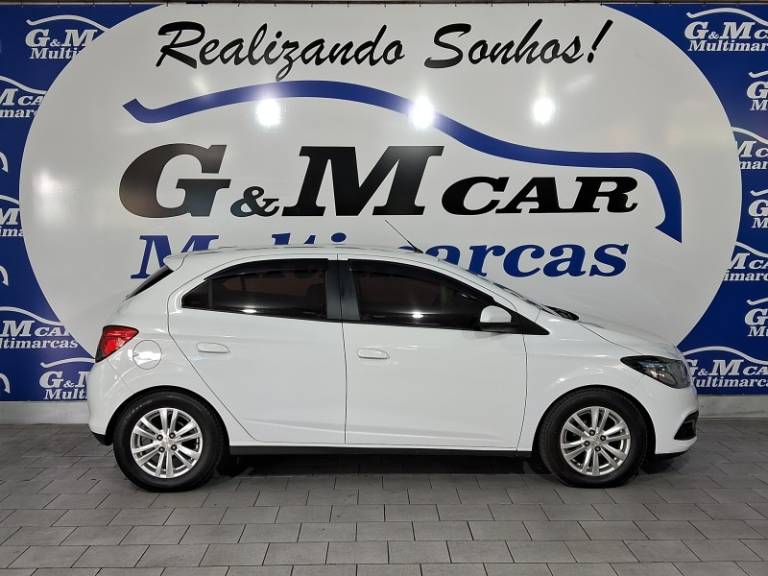 CHEVROLET - ONIX - 2014/2015 - Branca - R$ 51.900,00