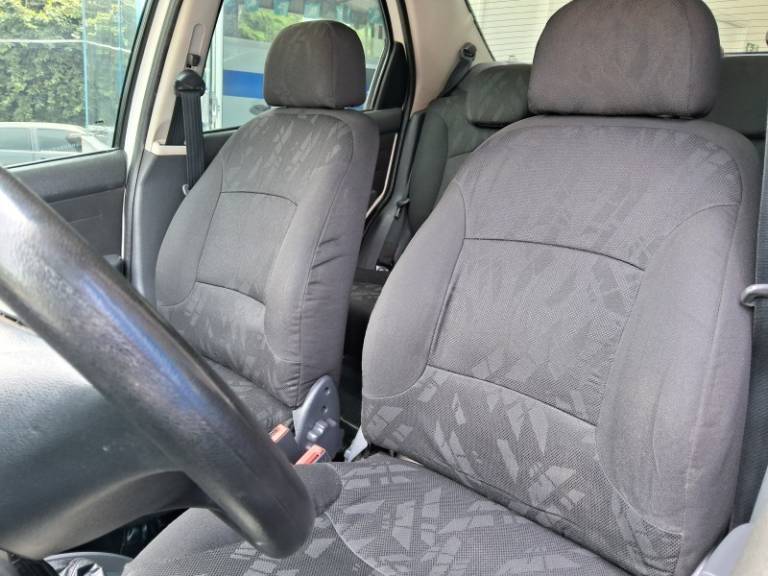 FIAT - SIENA - 2011/2012 - Branca - R$ 34.900,00