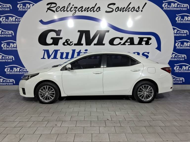 TOYOTA - COROLLA - 2016/2017 - Branca - R$ 92.900,00