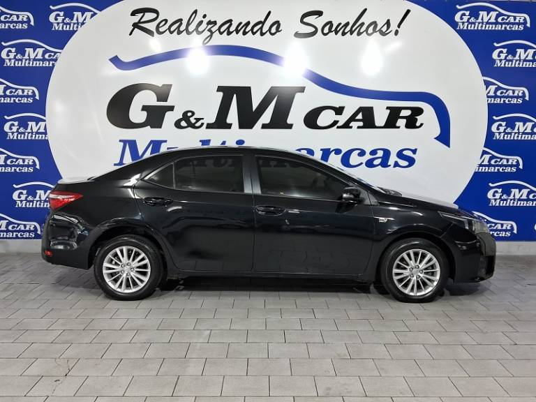 TOYOTA - COROLLA - 2015/2016 - Preta - R$ 87.900,00