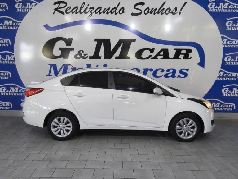 HYUNDAI - HB20S - 2016/2017 - Branca - R$ 57.900,00